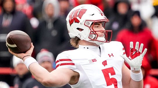 Wisconsin's Graham Mertz leads fourth-quarter comeback against Nebraska (College Football)