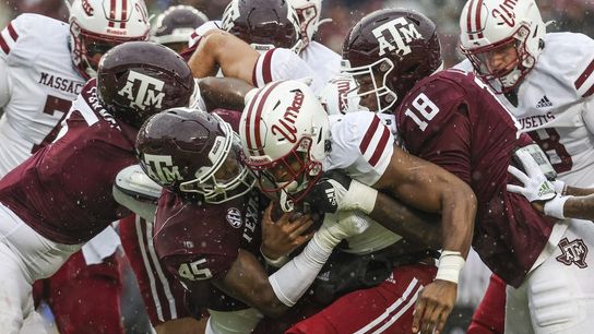 Texas A&M beats UMass to snap six-game slide (College Football)