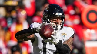 Jaguars RB Travis Etienne, WR Zay Jones active vs. Lions (NFL)
