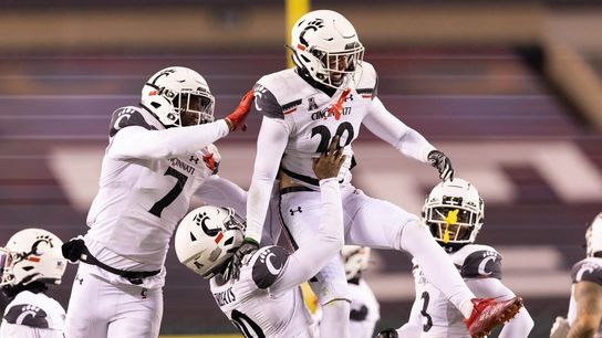 No. 21 Tulane, No. 25 Cincinnati clash with championship on horizon (College Football)