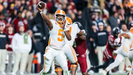 Tennessee QB Hendon Hooker leaves game with injury (College Football)