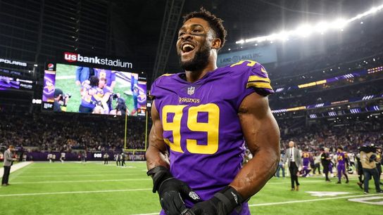 Reports: Vikings' Danielle Hunter agrees to 1-year deal (NFL)
