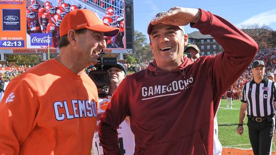 South Carolina halts No. 8 Clemson's home win streak at 40 (College Football)