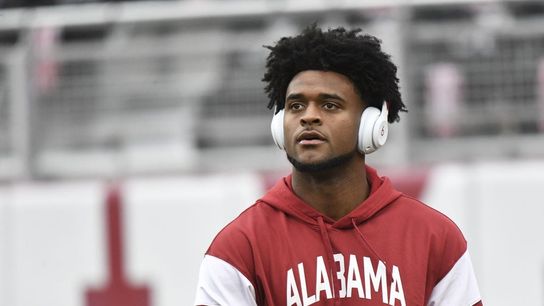 Oregon dismisses Alabama transfer Traeshon Holden after arrest (College Football)