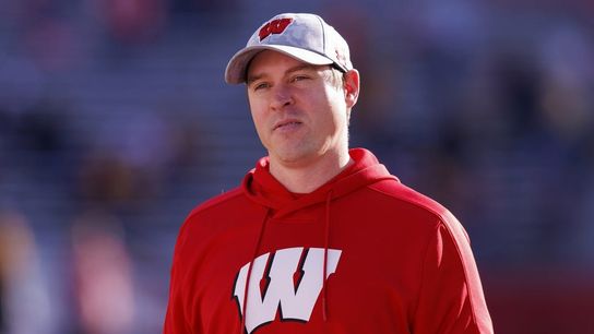 Report: Jim Leonhard resumes assistant role at Wisconsin (College Football)