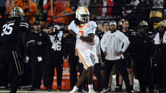 No. 10 Tennessee uses ground game to demolish Vanderbilt (College Football)