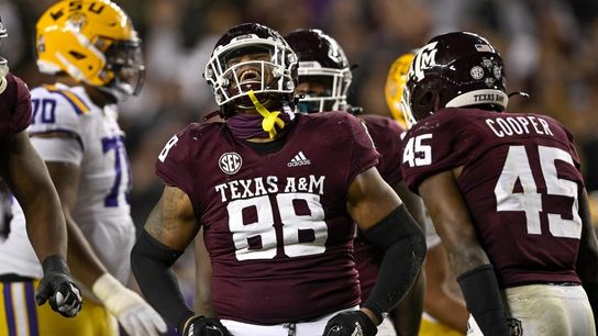 Top 25 roundup: Texas A&M slams CFP door on No. 5 LSU (College Football)