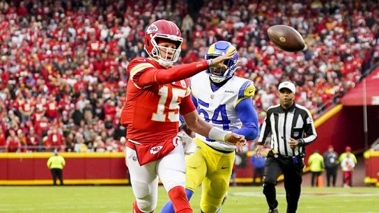 Chiefs win 5th straight, coast past skidding Rams (NFL)