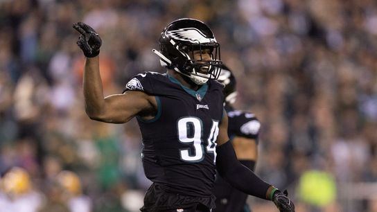 Eagles DE Josh Sweat (neck) taken to hospital (NFL)