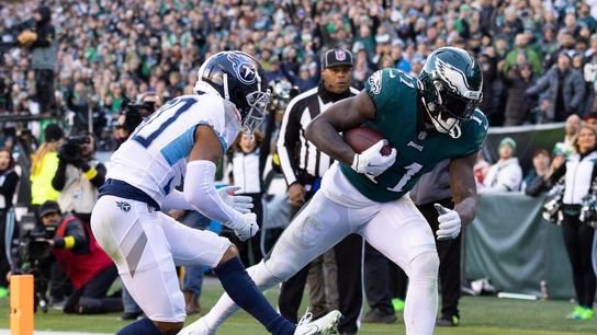 Jalen Hurts, A.J. Brown lead Eagles in rout of Titans (NFL)