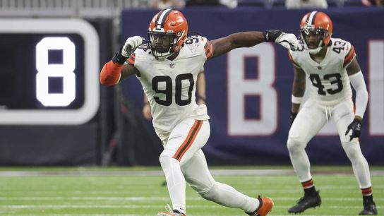 Browns DE Jadeveon Clowney (head) out vs. Ravens (NFL)