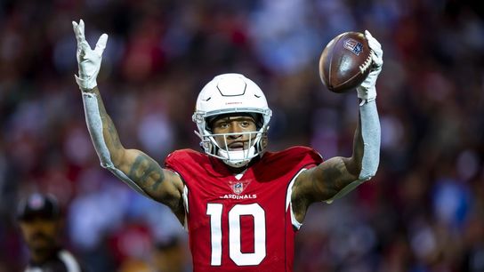 Report: DeAndre Hopkins visits Pats, in no rush to sign (NFL)