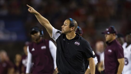 Reports: Mississippi State promoting DC Zach Arnett to head coach (College Football)