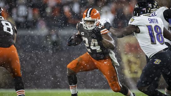 Browns RB Nick Chubb practices, will play Saturday (NFL)