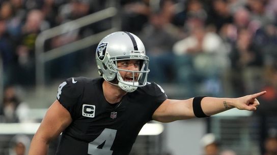 Report: Raiders QB Derek Carr not permitted to seek trade (NFL)