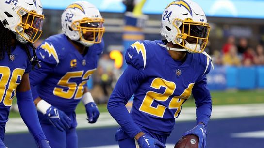 Former Chargers S Nasir Adderley announces retirement (NFL)