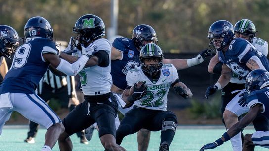 Marshall tackles UConn 28-14 in Myrtle Beach Bowl (College Football)