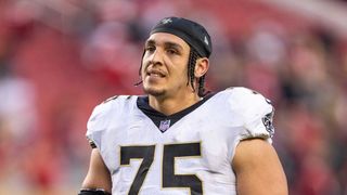 Steelers sign OL Andrus Peat, QB Logan Woodside (NFL)