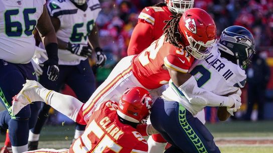 Patrick Mahomes and Chiefs flatten slumping Seahawks (NFL)
