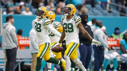 NFL roundup: Packers dump Dolphins, extend playoff push (NFL)