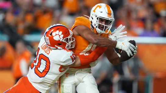 Joe Milton III's 3 TDs lead No. 6 Tennessee past No. 7 Clemson in Orange Bowl (College Football)