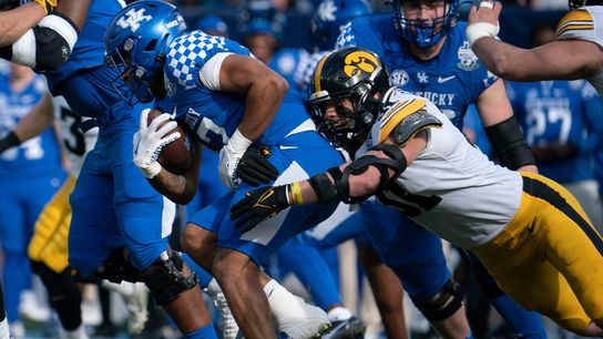Iowa's Jack Campbell finds out grandfather's death after bowl game (College Football)