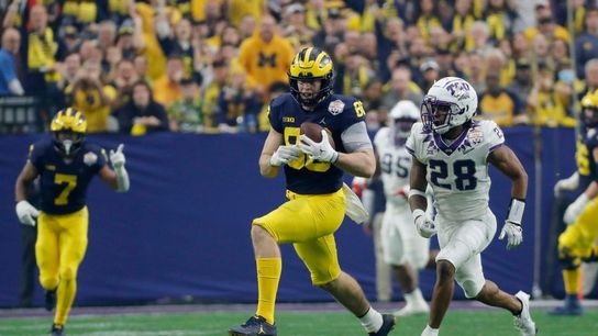 Michigan TE Luke Schoonmaker turns pro (College Football)