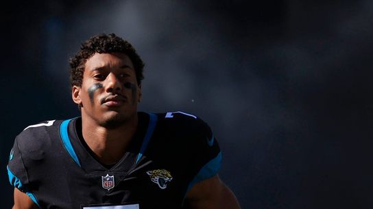 Reports: Ex-Jags WR Zay Jones visits Cardinals (NFL)