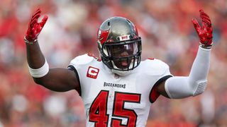 Report: Bucs LB Devin White requests trade (NFL)