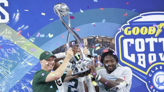 CFB roundup: No. 16 Tulane stuns No. 10 USC in Cotton Bowl (College Football)