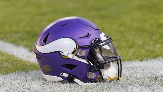 Reports: Vikings assistant Mike Smith on leave since training camp (NFL)