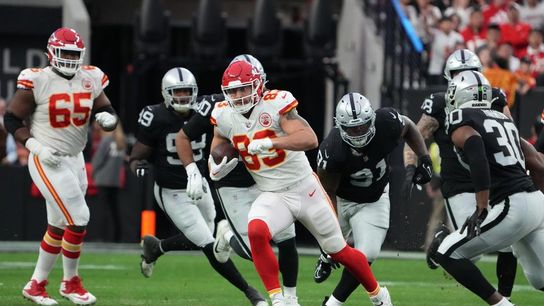 Chiefs blast Raiders, clinch No. 1 seed in AFC (NFL)