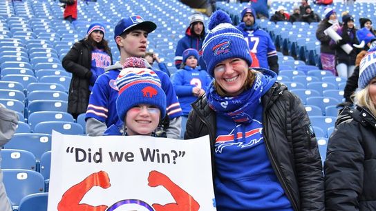 Report: Bills paying Damar Hamlin full salary on IR (NFL)