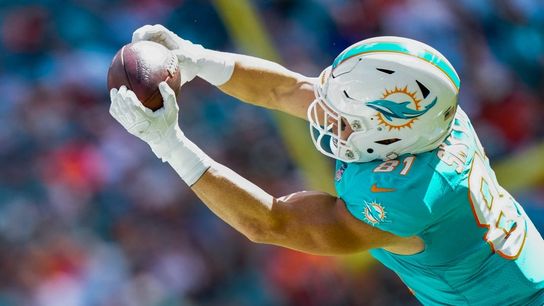 Dolphins re-sign TE Durham Smythe for two more seasons (NFL)