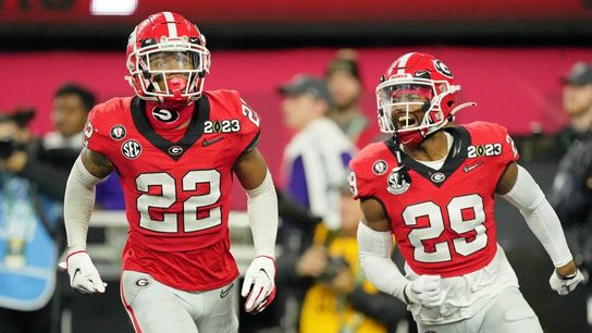 After 3 first-half takeaways, Georgia DB leaves with injury (College Football)