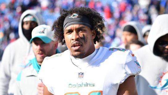 Panthers agree to terms with S Eric Rowe (NFL)