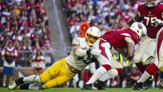 Report: James Conner back with Cardinals on reworked deal (NFL)