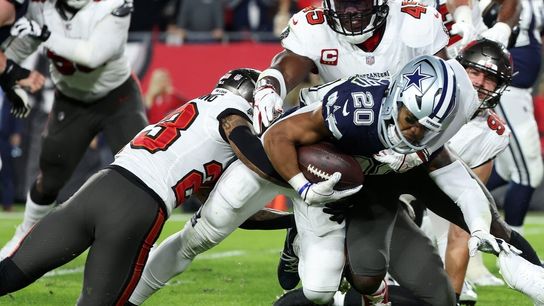 Cowboys RB Tony Pollard leaves before halftime with ankle injury (NFL)