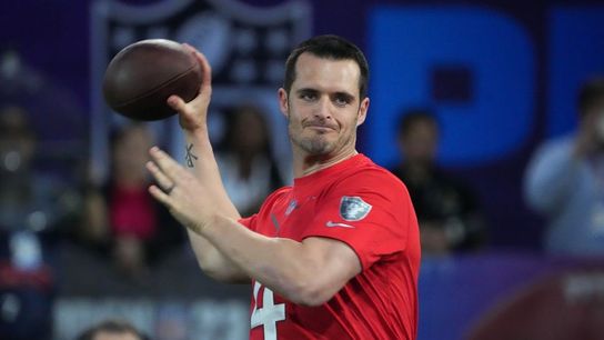 Reports: Raiders to let QB Derek Carr visit Saints (NFL)