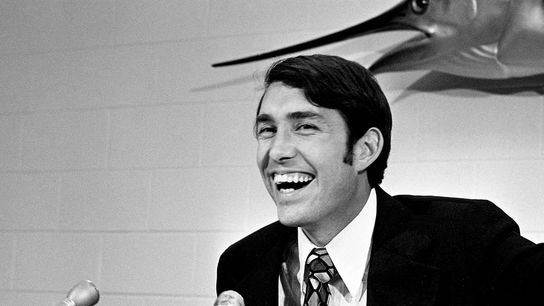 Steve Sloan, longtime coach and Alabama QB, dies at 79 (College Football)