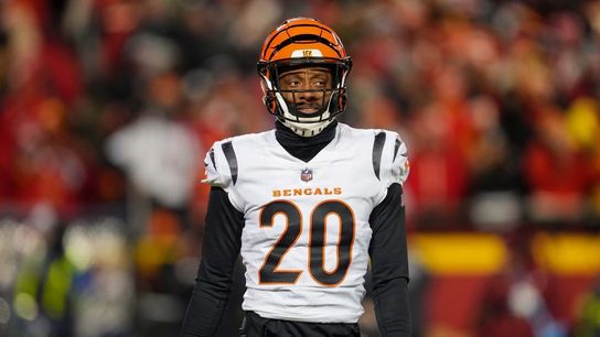 Reports: Dolphins to sign veteran CB Eli Apple (NFL)