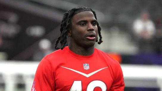 Dolphins WR Tyreek Hill: 'I will break 2,000 yards' (NFL)