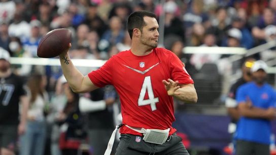 Reports: Raiders QB Derek Carr won't waive no-trade clause (NFL)