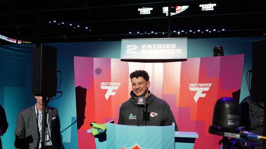 Patrick Mahomes cool, calm, collected ahead of 3rd Super Bowl (NFL)