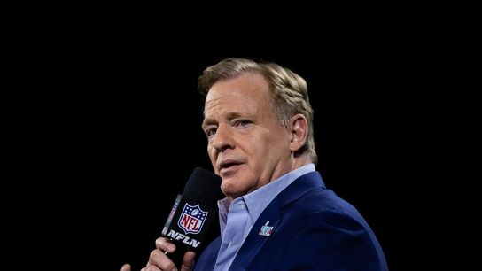 Ten ex-players sue NFL over disability program (NFL)