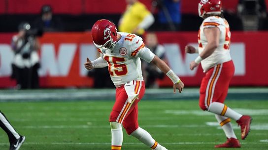 Chiefs QB Patrick Mahomes hobbled during Super Bowl first half (NFL)