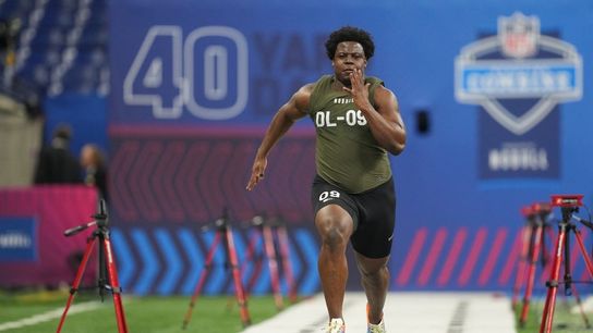 Bucs' first-round pick Calijah Kancey (calf) carted off field (NFL)