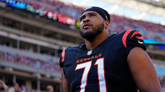 Bengals release OT La’el Collins off PUP list (NFL)