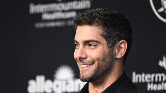 Report: Raiders QB Jimmy Garoppolo had foot surgery in March (NFL)