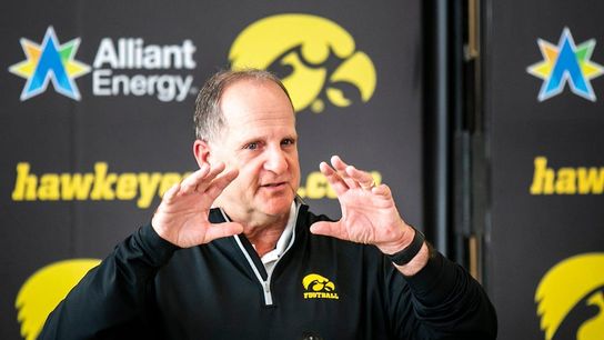 Iowa DC Phil Parker wins Broyles Award (College Football)